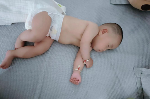 威海宝宝多久会坐